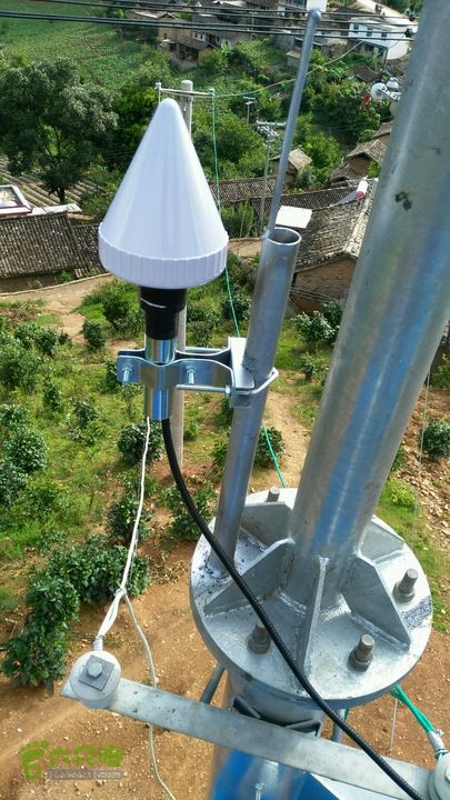 通信網(wǎng)絡(luò)新基座 樓頂抱桿與鐵塔桅桿在5G工程中的關(guān)鍵應(yīng)用